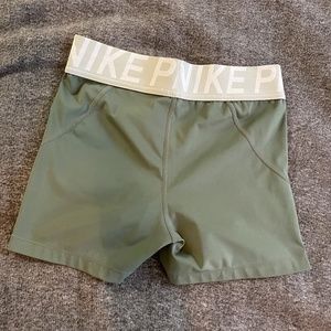 Nike Pro Shorts - Green